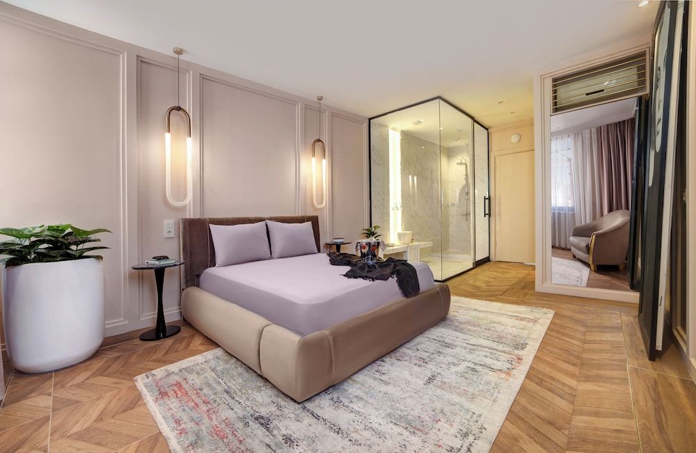 Walton Gardens Pera Queen Suite with Turkish Hammam