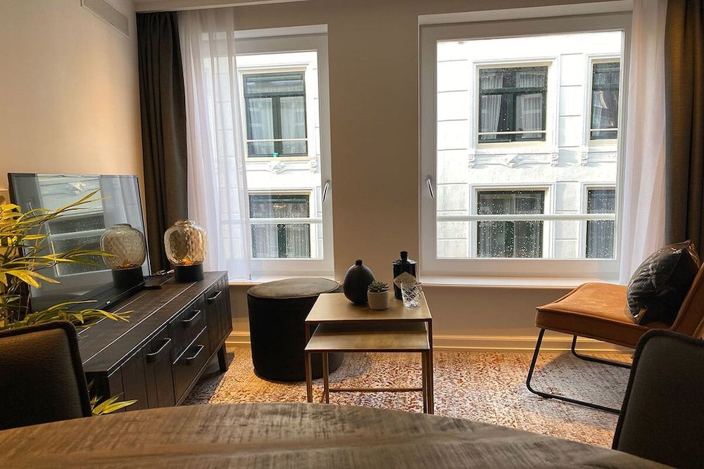 undefined Damrak Short Stay Amsterdam 3