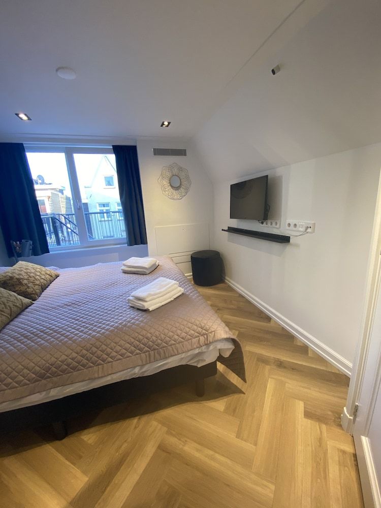 Damrak Short Stay Amsterdam Deluxe Penthouse 3