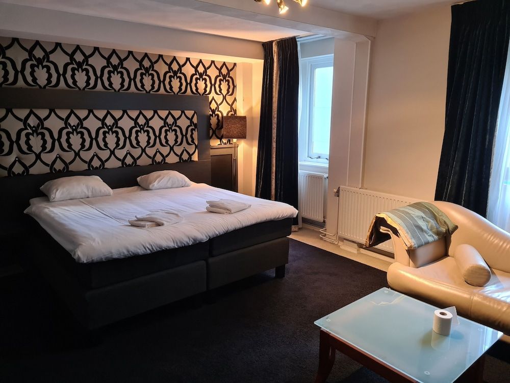 undefined Hotel 74 2