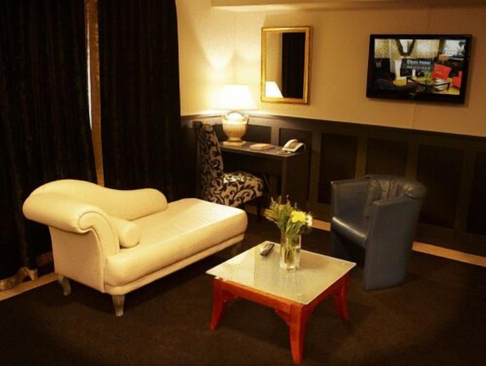 undefined Hotel 74