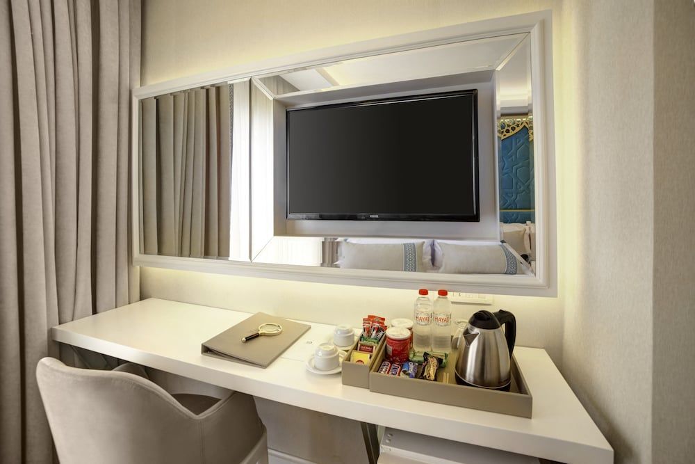 Great Fortune Design Hotel Standard Double or Twin Room 6