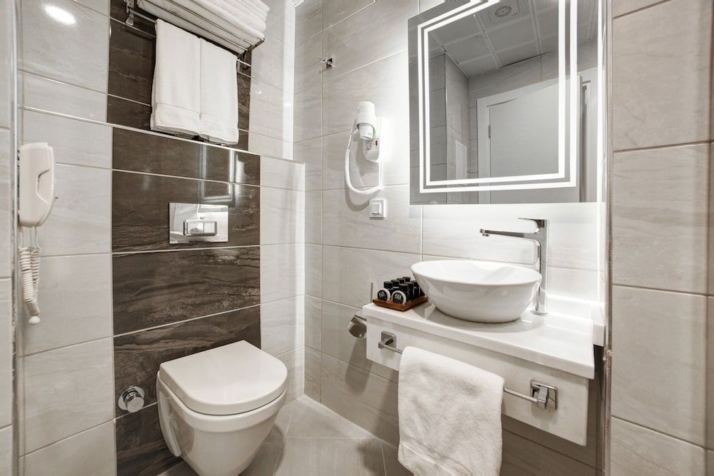 Great Fortune Design Hotel Standard Double or Twin Room 4