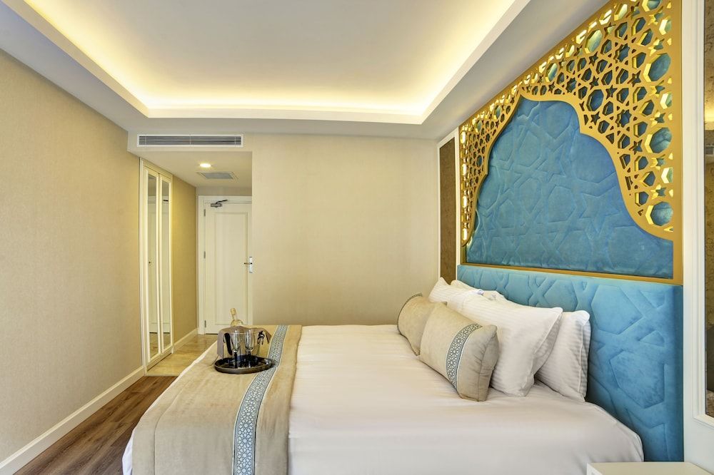 Great Fortune Design Hotel Standard Double or Twin Room 2
