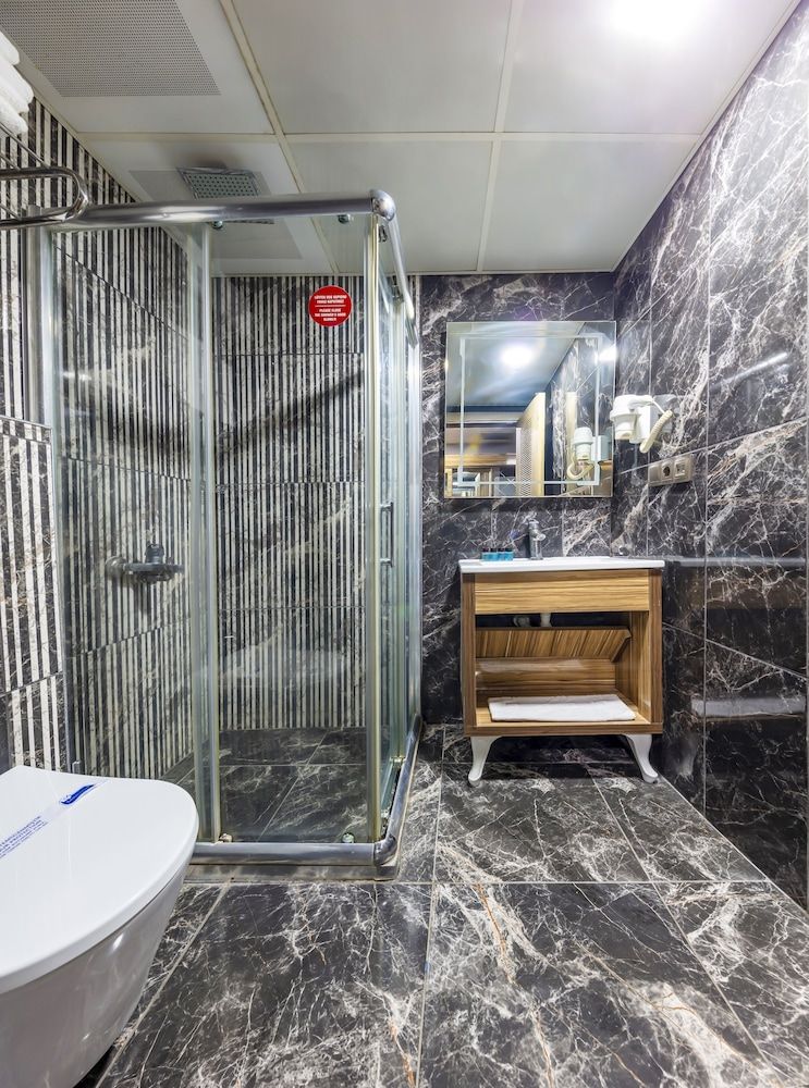 Dem İstanbul Airport Hotel Deluxe Triple Room 3