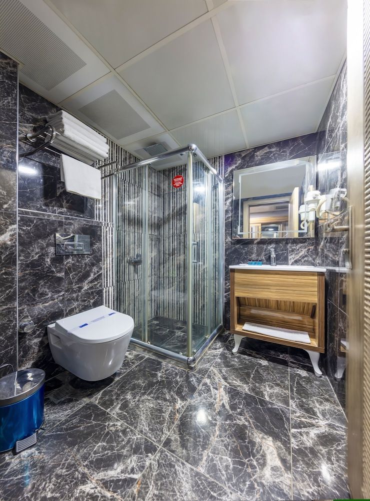 Dem İstanbul Airport Hotel Deluxe Triple Room 5