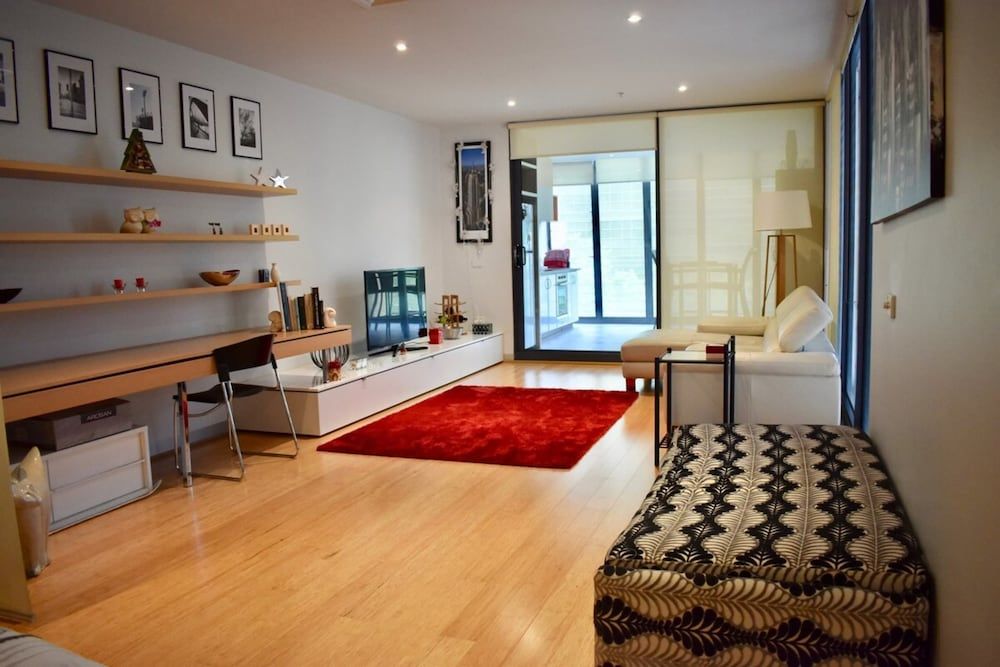 undefined Spacious 1 Bedroom Apartment in the Heart of Melbourne's CBD