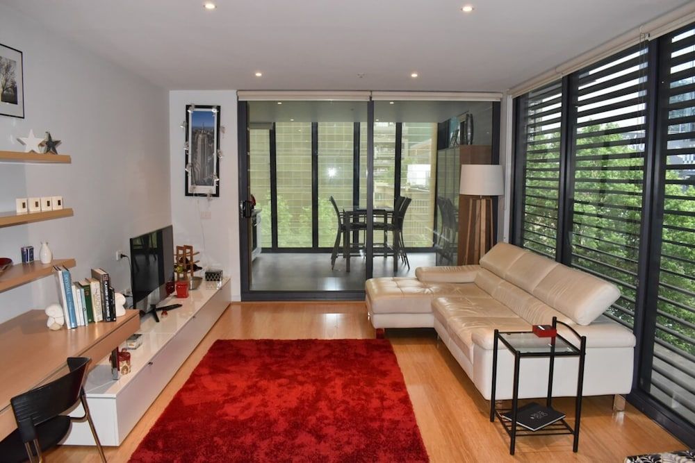 undefined Spacious 1 Bedroom Apartment in the Heart of Melbourne's CBD 2
