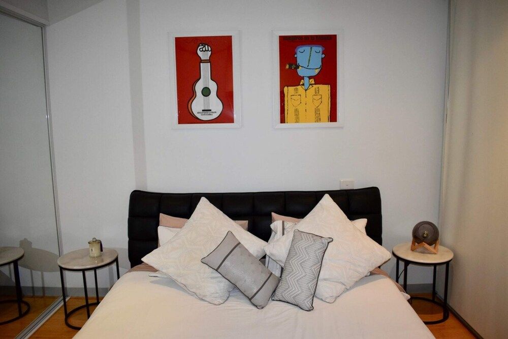 undefined Spacious 1 Bedroom Apartment in the Heart of Melbourne's CBD 7