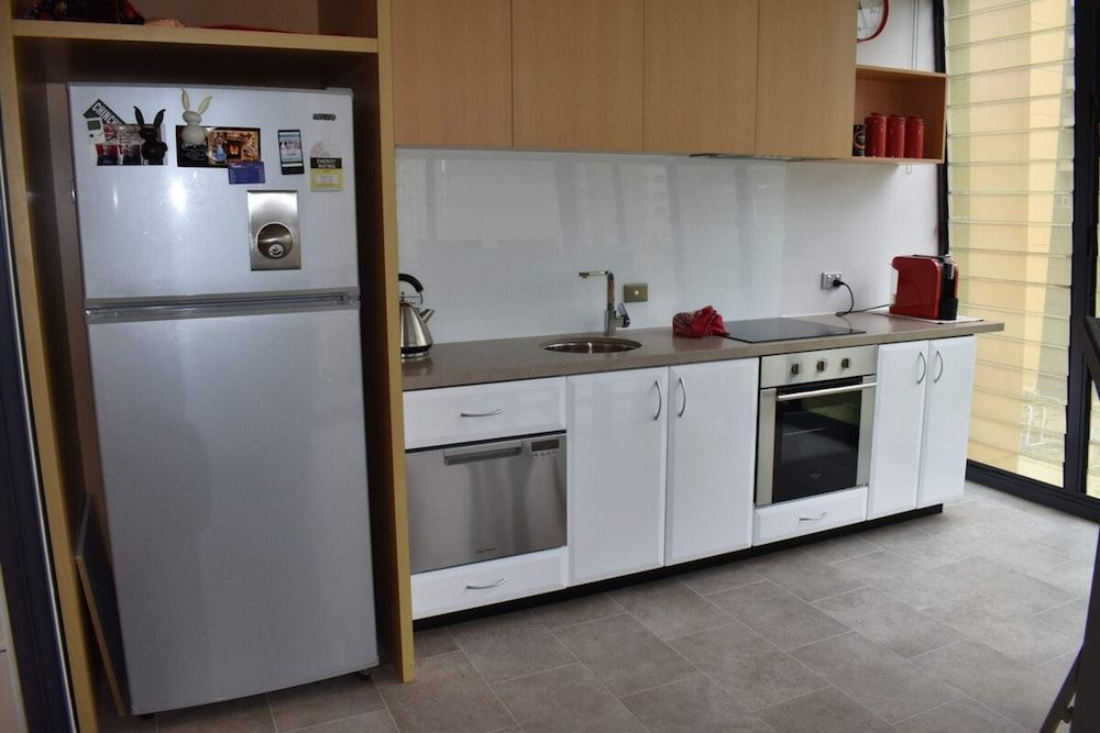 undefined Spacious 1 Bedroom Apartment in the Heart of Melbourne's CBD 10