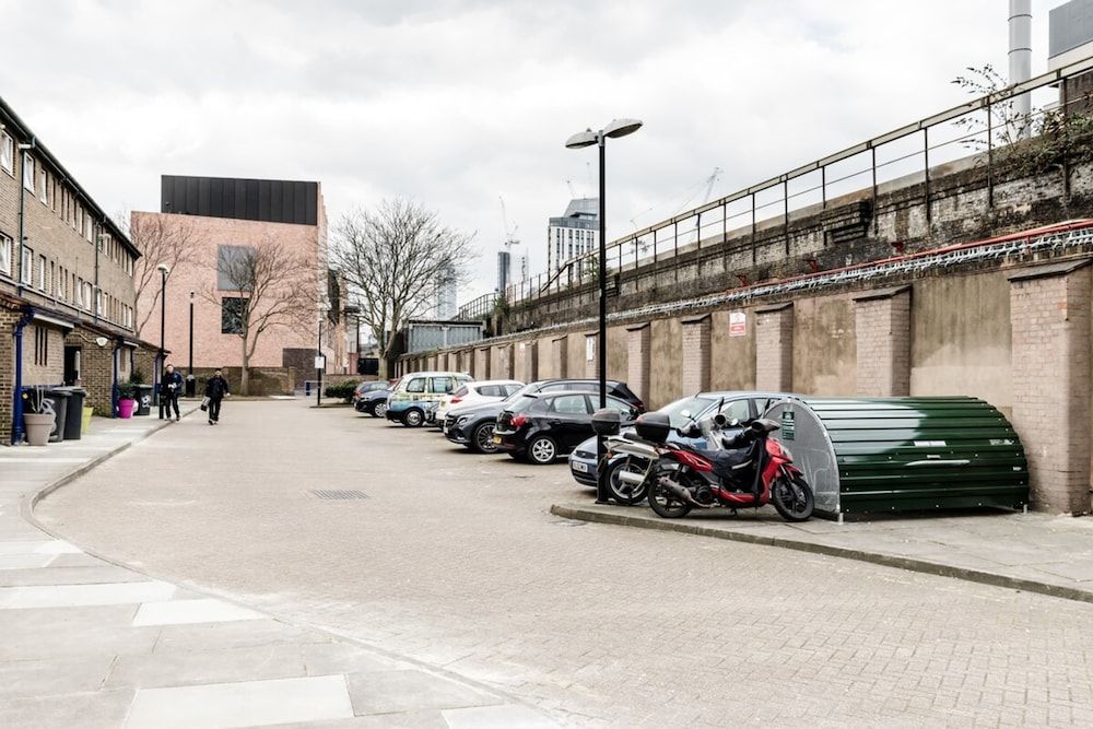 undefined Lovely 2 Bedroom Apartment With Garden, South Bank Westminster 8