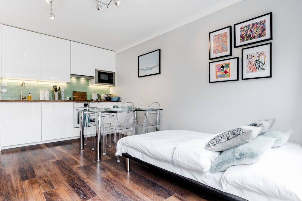 Lovely 2 Bedroom Apartment With Garden, South Bank Westminster Apartment (2 Bedrooms) 5