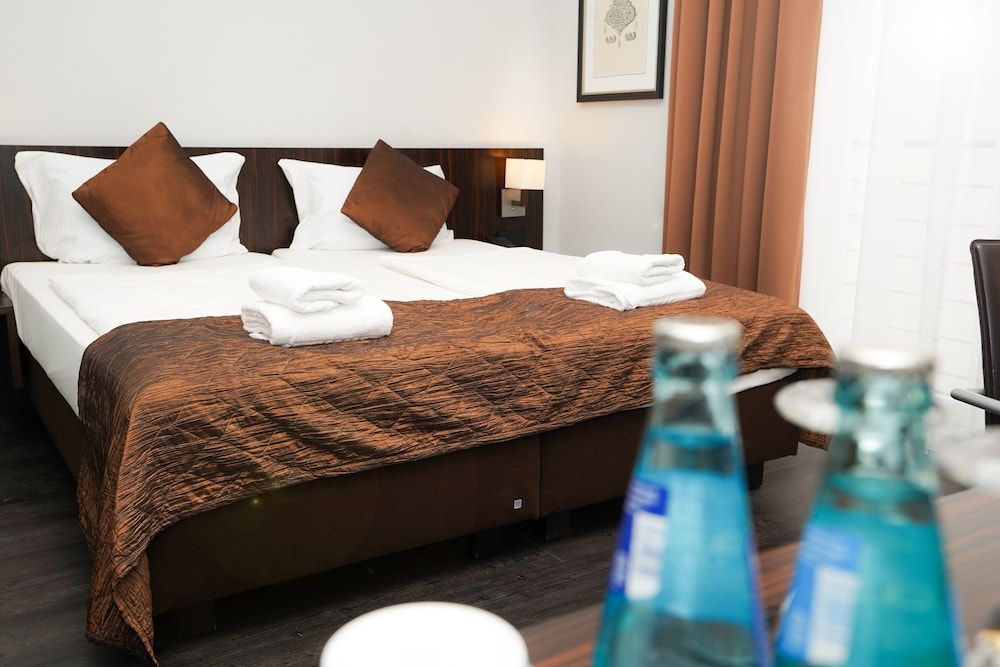 The Atrium Hotel Business Twin Room 3