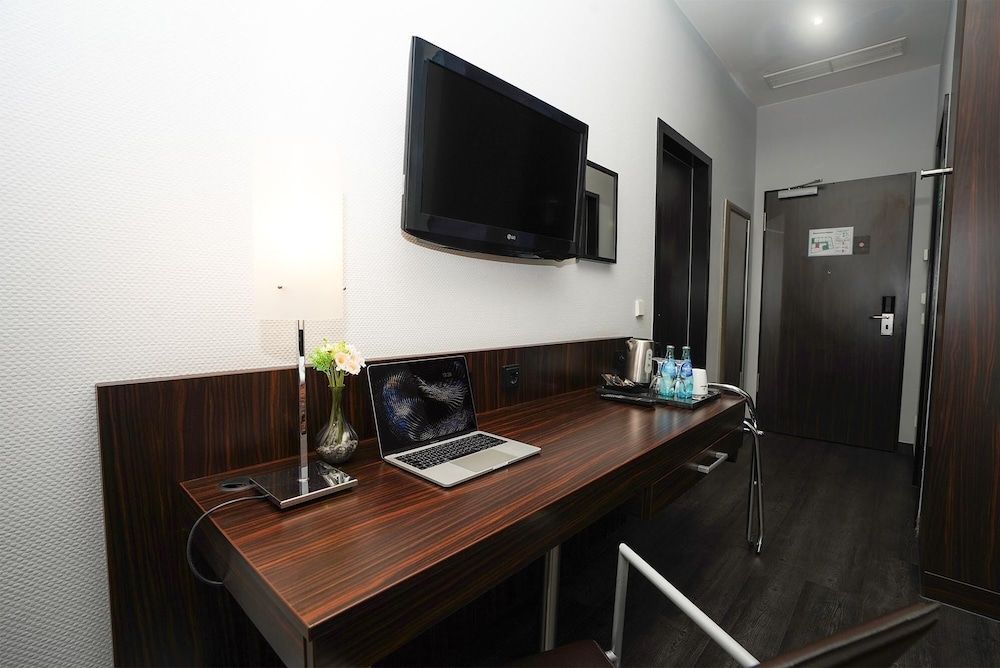 The Atrium Hotel Business Twin Room 13