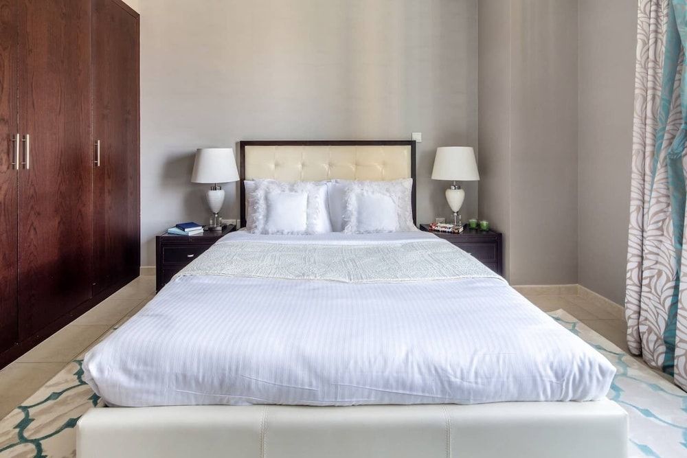 undefined Lavish 2BR With Picturesque Burj Khalifa Views! 5