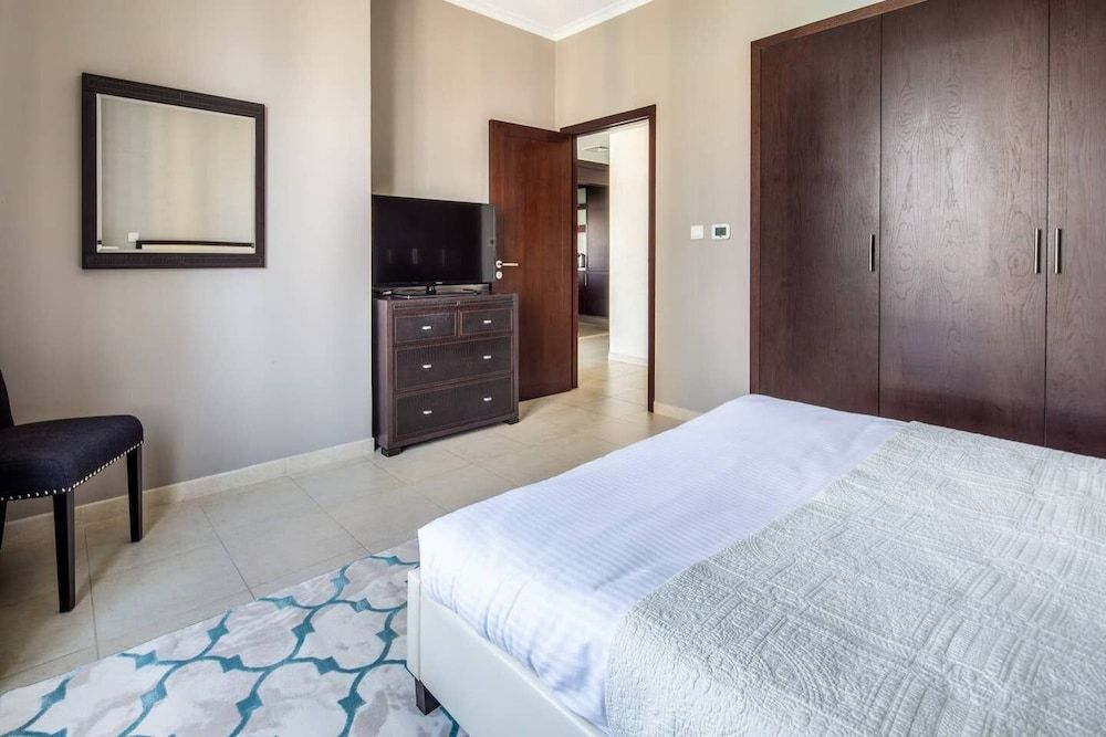 undefined Lavish 2BR With Picturesque Burj Khalifa Views! 9