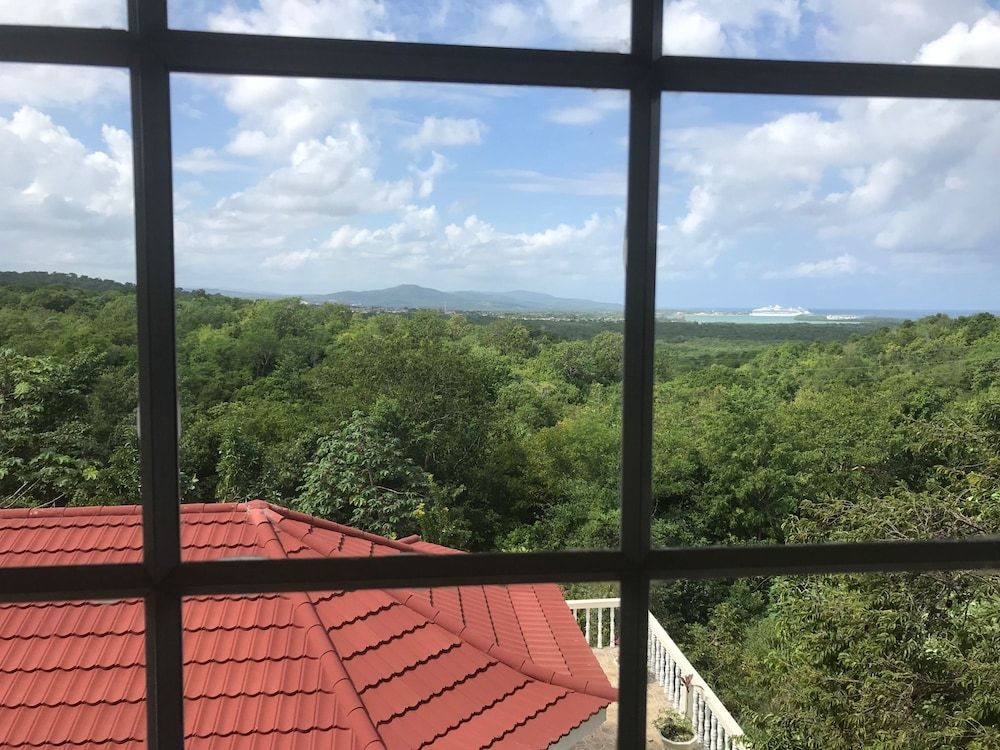 Retreat Guesthouse Luxury Suites Elite Suite, Balcony, Sea View (AC fee not included in rate) 2