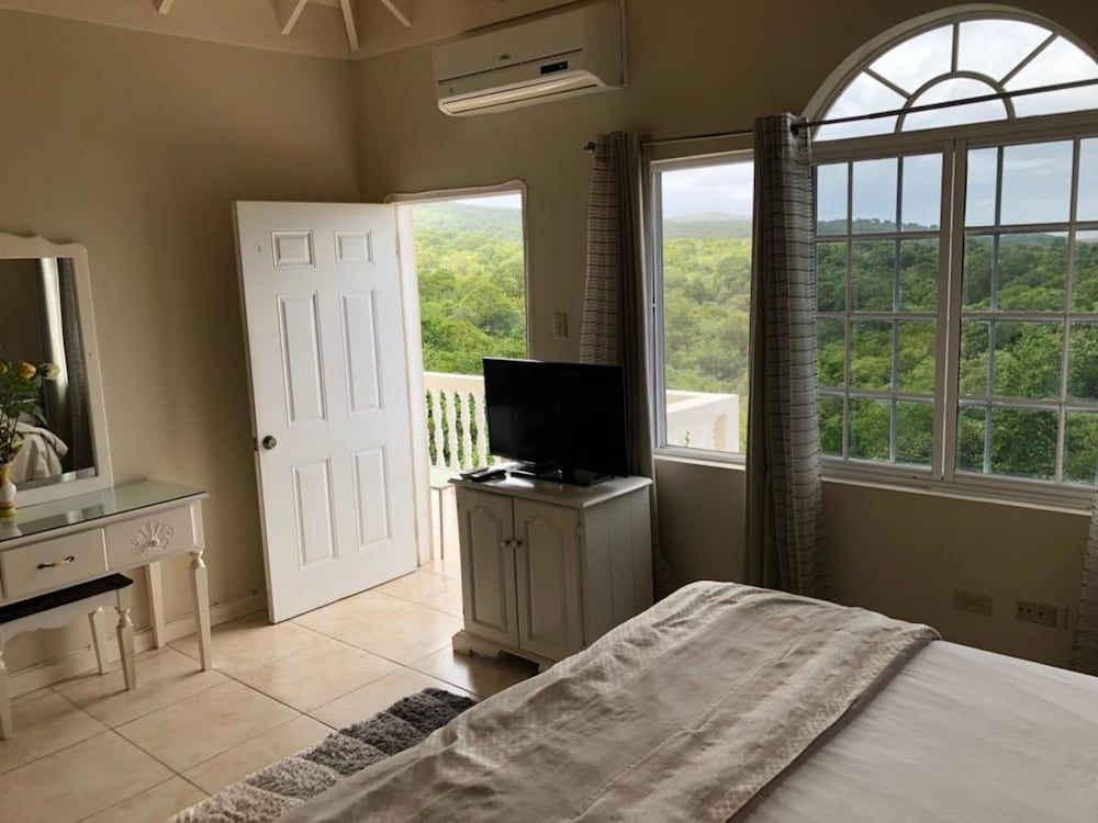 Retreat Guesthouse Luxury Suites Elite Suite, Balcony, Sea View (AC fee not included in rate) 3