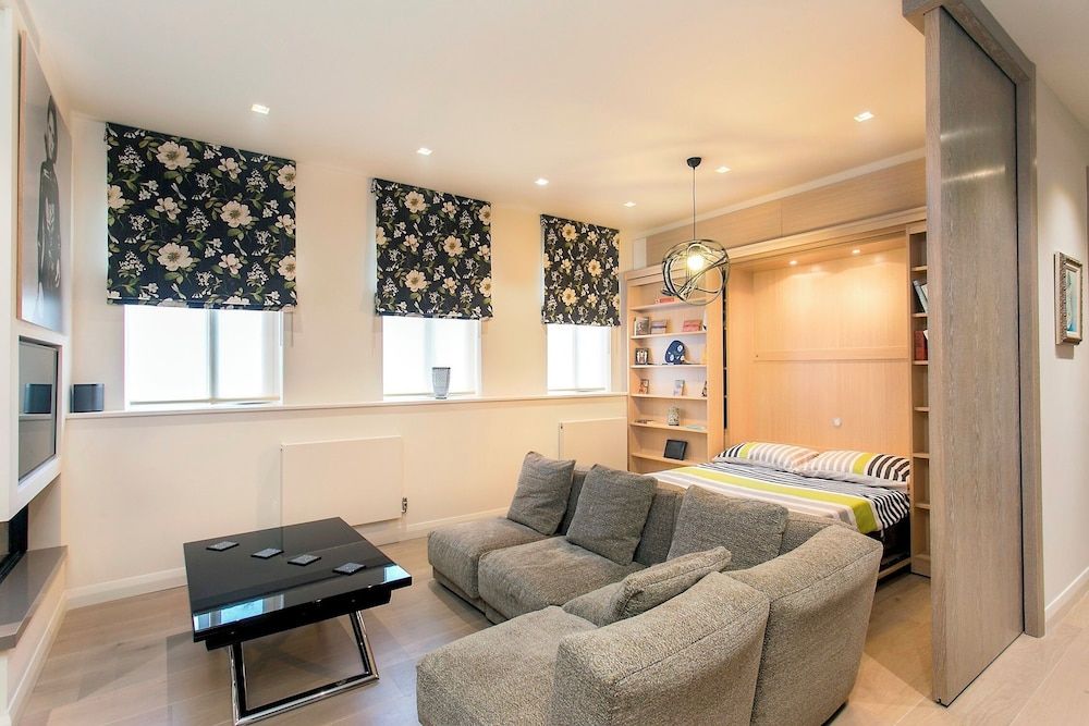 undefined Ultra Modern 1-bedroom Apartment in Soho 7