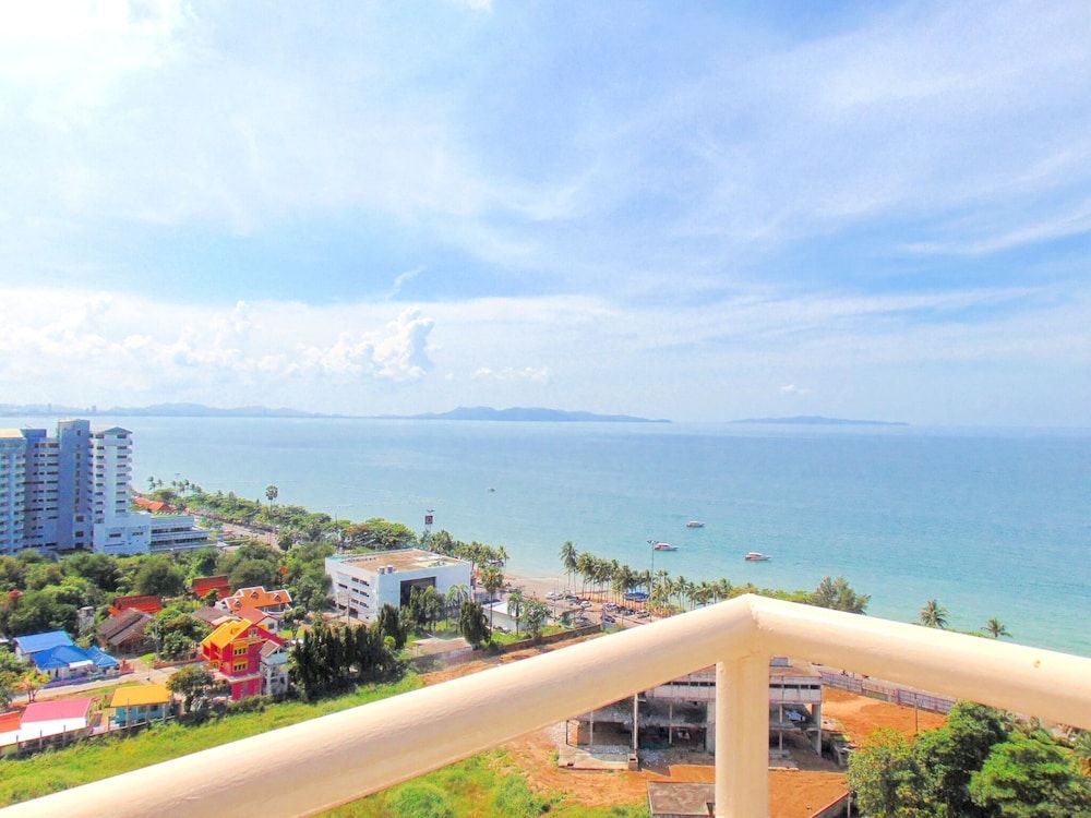 undefined Pattaya Jomtien Holiday Apartments in Jomtien Beach Condominiums