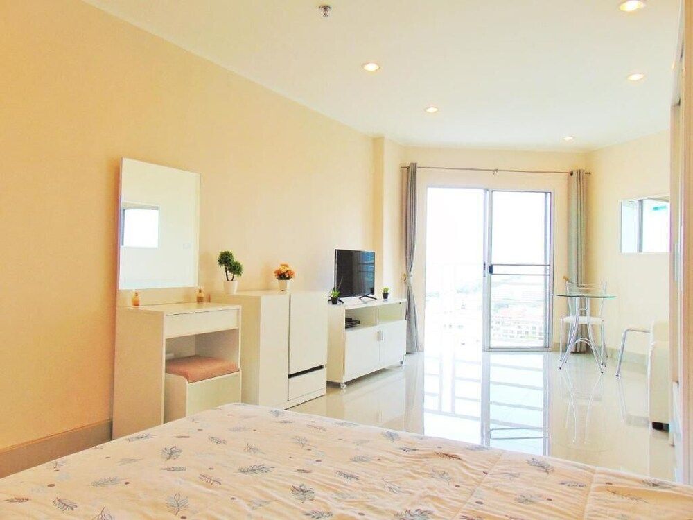 undefined Pattaya Jomtien Holiday Apartments in Jomtien Beach Condominiums 6