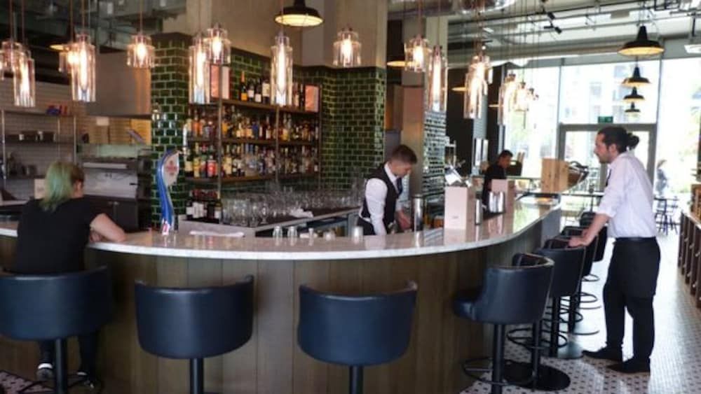 undefined London Islandic One Excel - O2 - Parking 8