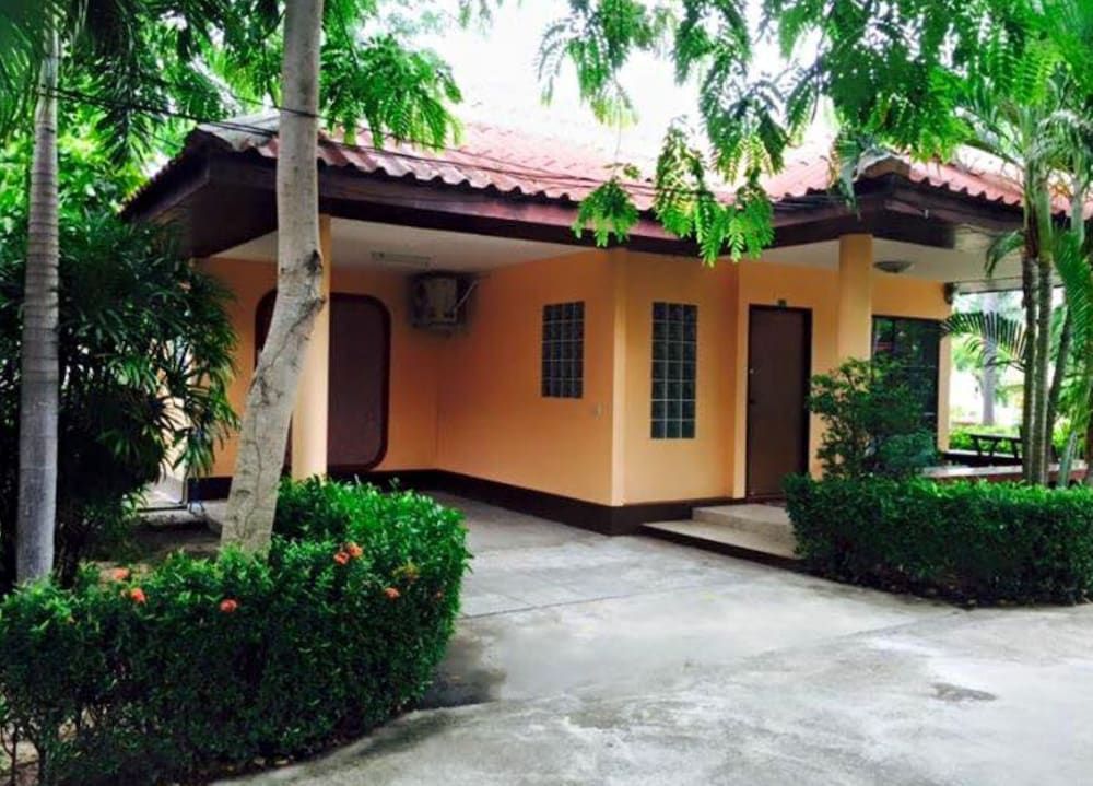 undefined Busaba House 6