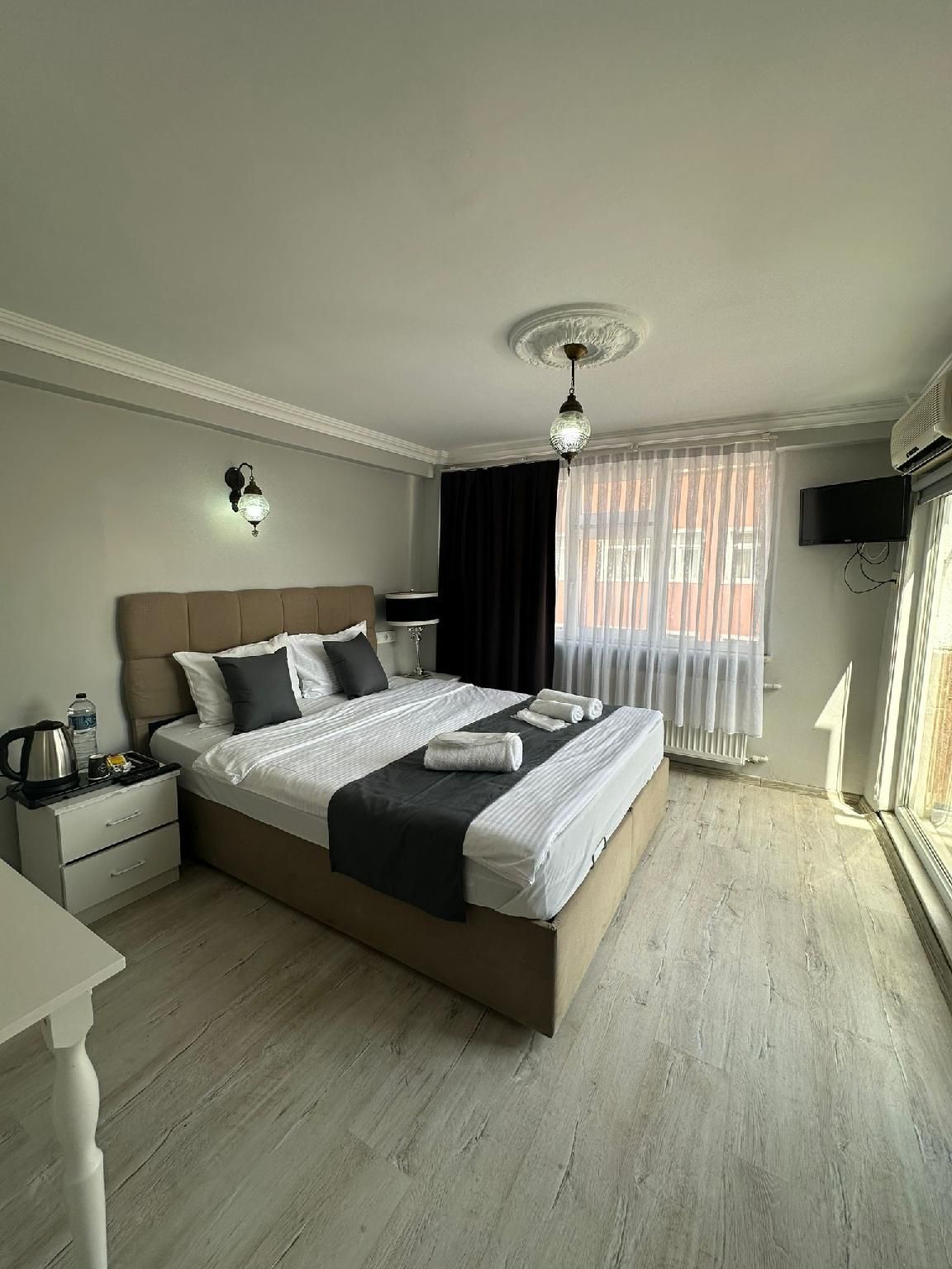 Hotel Rose Bouquets Deluxe Double Room with Balcony and Sea View