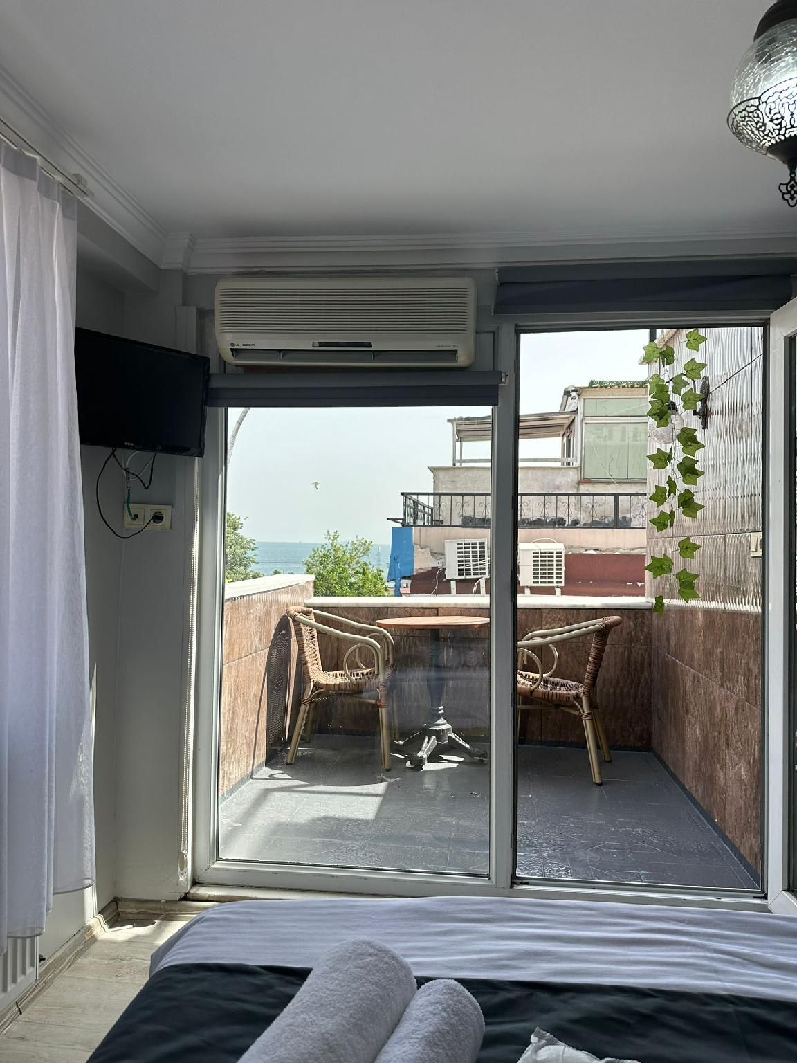 Hotel Rose Bouquets Deluxe Double Room with Balcony and Sea View 3