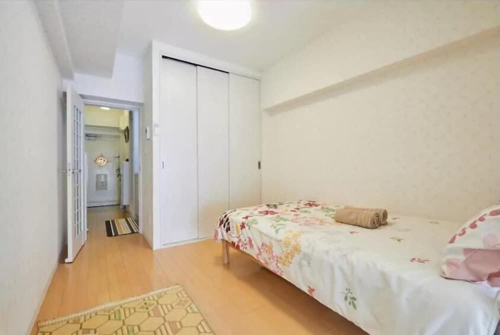 undefined Cookie House CT 10