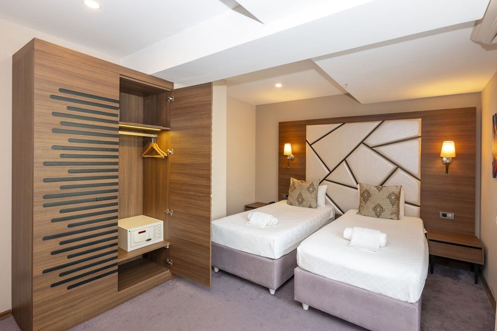 Litros Hotel & Spa Standard Twin Room 2