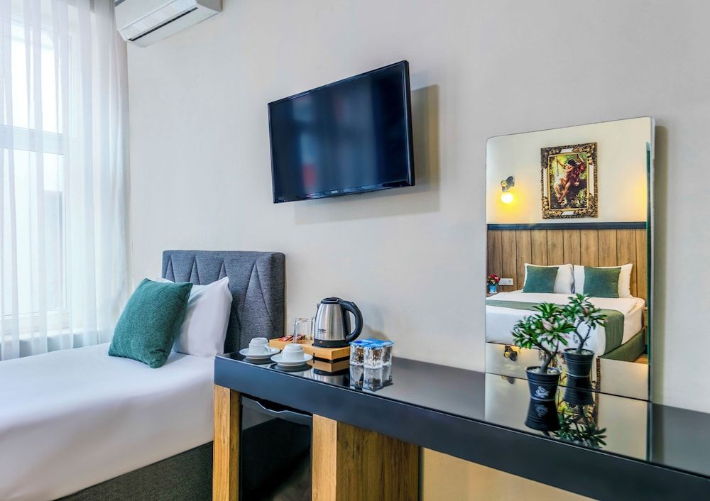 undefined La Pera Suites