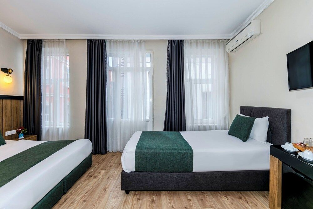 undefined La Pera Suites