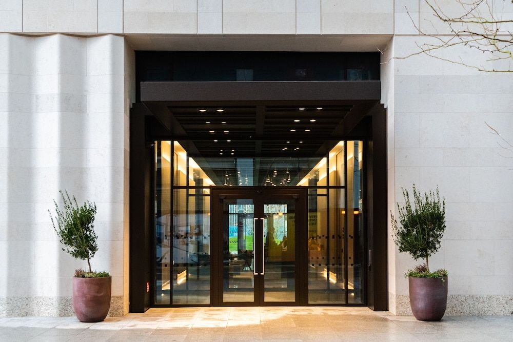 undefined Stylish Studio Apartment With River Views in Londons Bustling Docklands