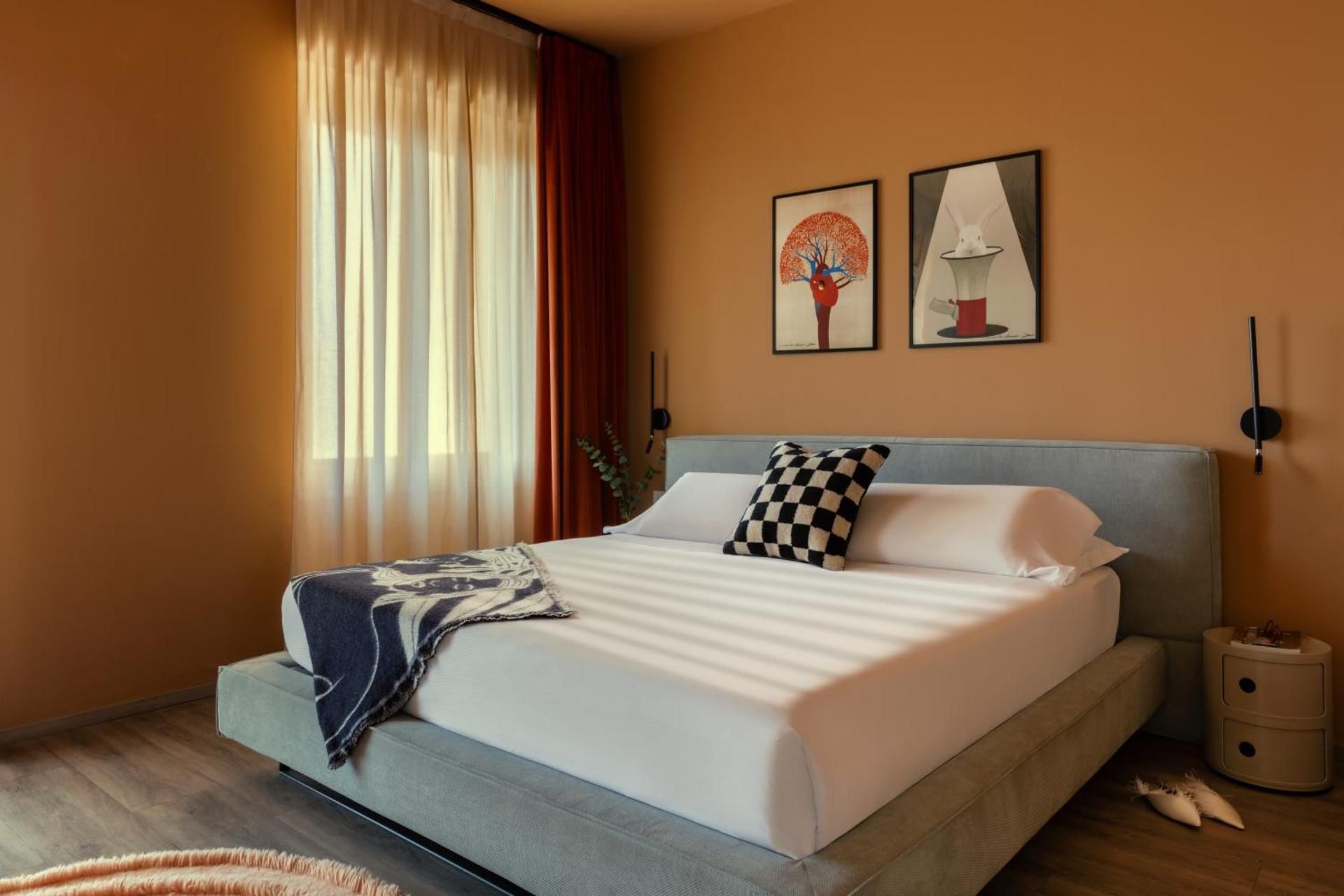 undefined Bob W Ticinese 7