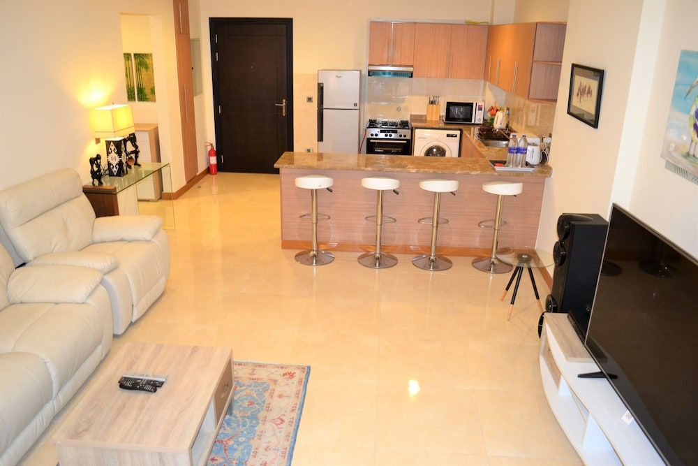 Stylish 1BR near MOE - MRD Apartment (Murad) 10