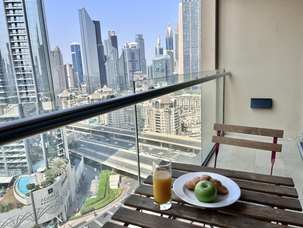 undefined Fashion Avenue Dubai Mall Residences - Studio with balcony 4