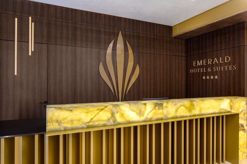 undefined Emerald Downtown Suites 7