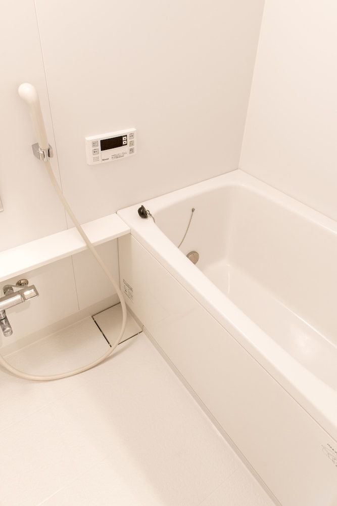 Deep Soaking Bathtub