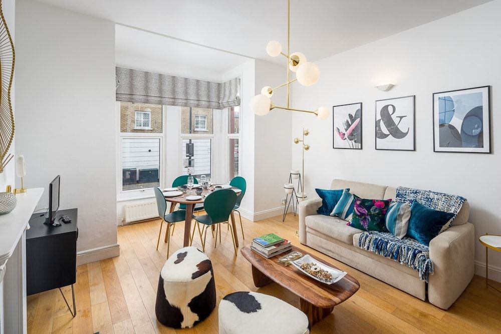 undefined Lovely Designer 1 Bedroom Shepherd's Bush 7 min to Tube 9