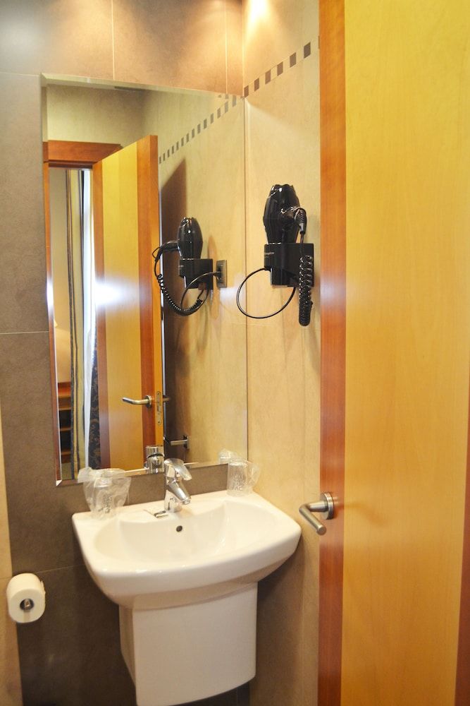 Hotel Mora by MIJ Double Room Single Use 8