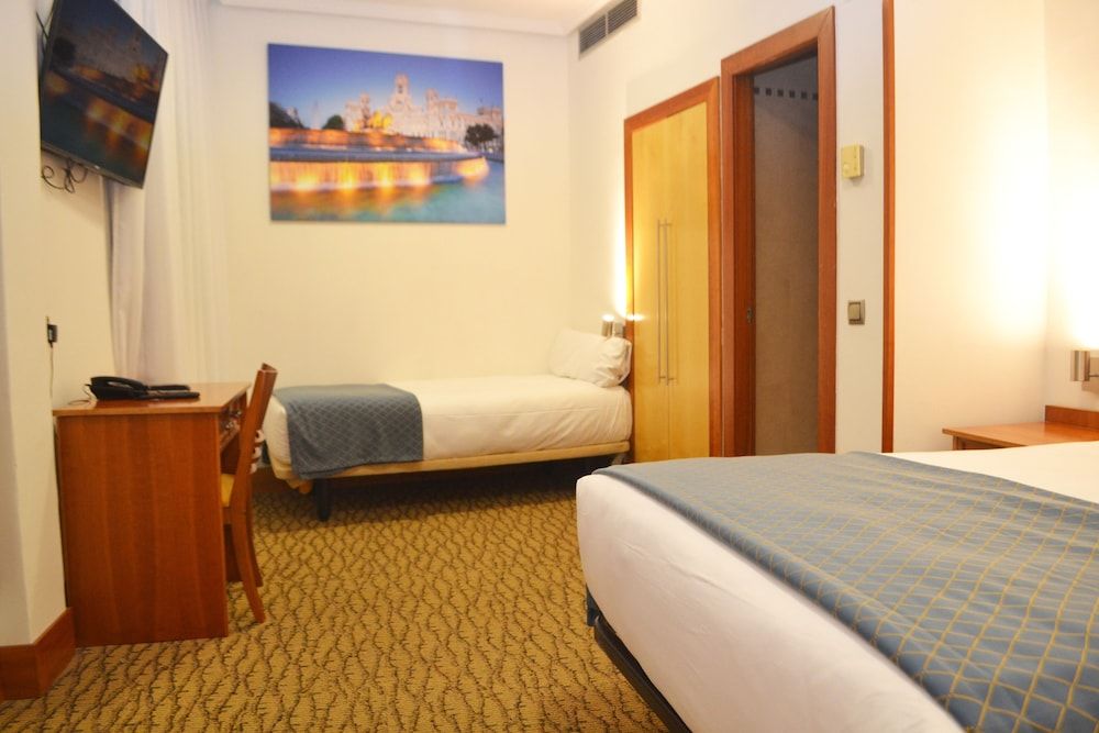 Hotel Mora by MIJ Standard Triple Room