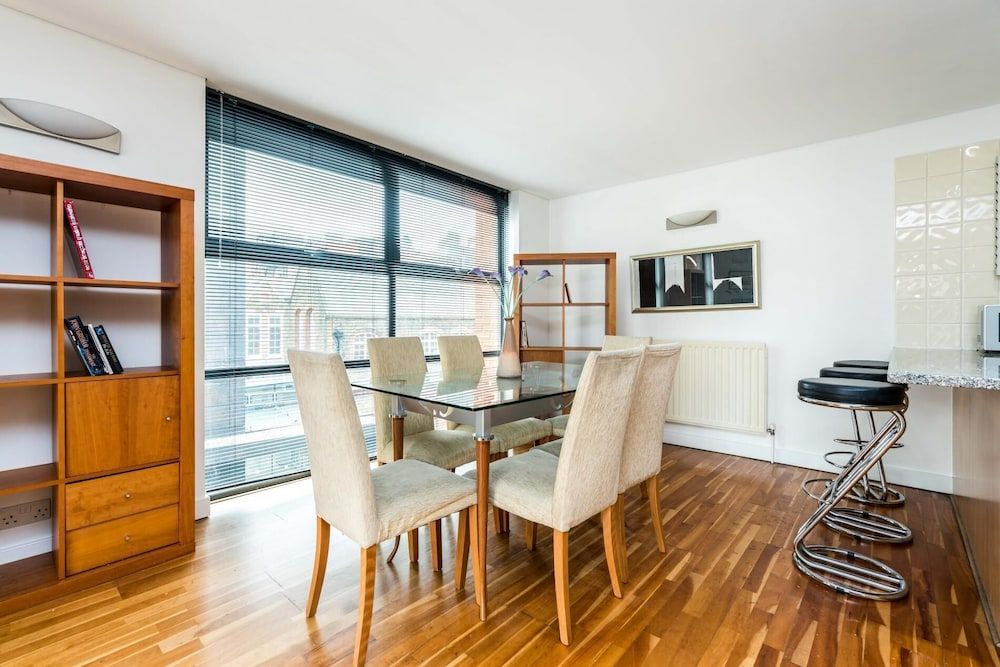 undefined Broadband 2BD City Flat Farringdon Expedia 4