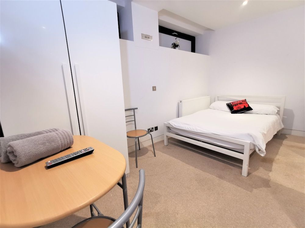 undefined Double Room with en-suite - 1c