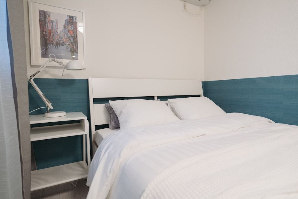 Miyako Shinjuku Hotel Deluxe Double Room 8