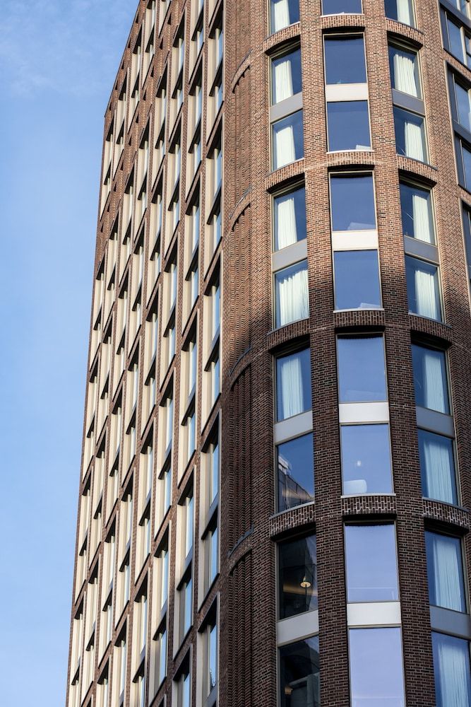 undefined The Gate London City 2