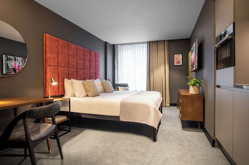 The Gate London City Urban Twin Studio 2