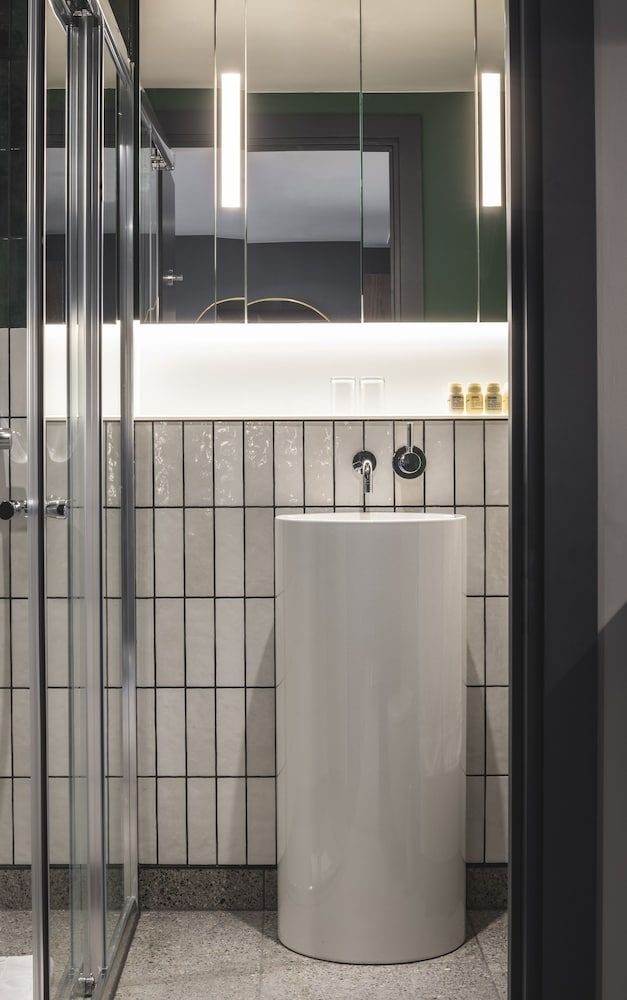 The Gate London City Urban Twin Studio 6