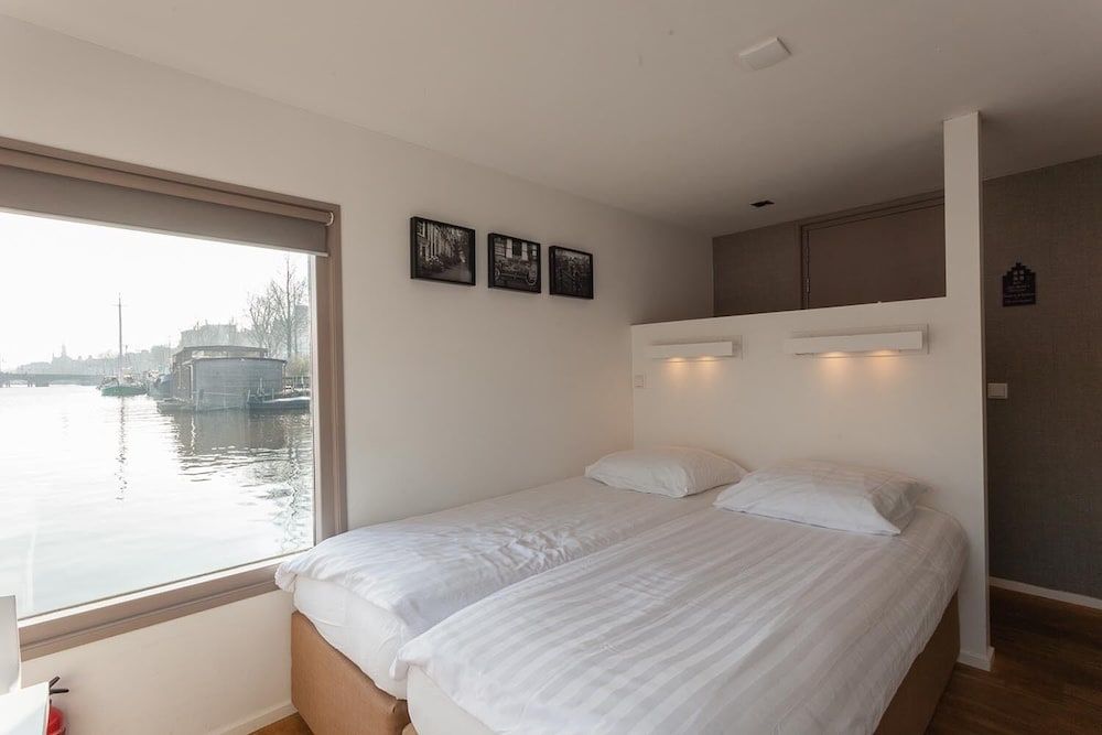 little AMSTEL HouseBoat Standard Twin Room, Canal View 6