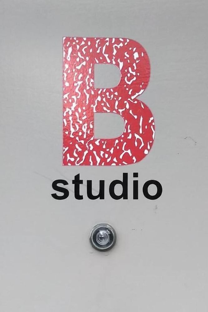 little AMSTEL HouseBoat Basic Twin Room, Canal View 3